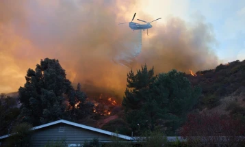 Të paktën 24 të vdekur në zjarret në Los Anxhelos