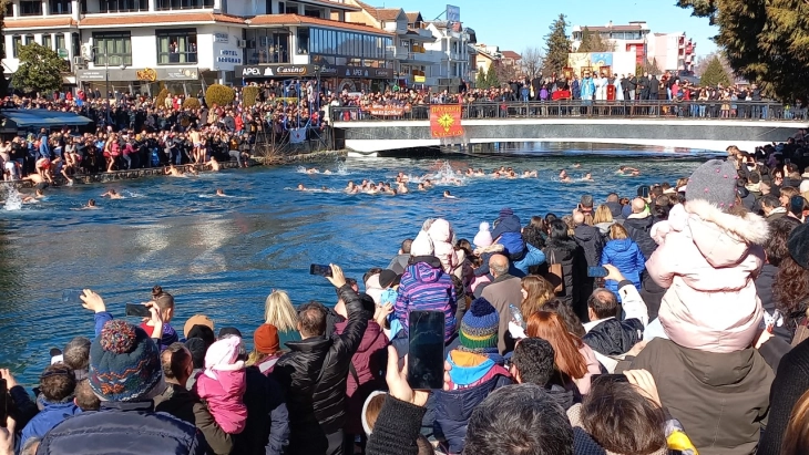 Осветување на водите на реката Црн Дрим во Струга на Водици ќе почне во 11 часот