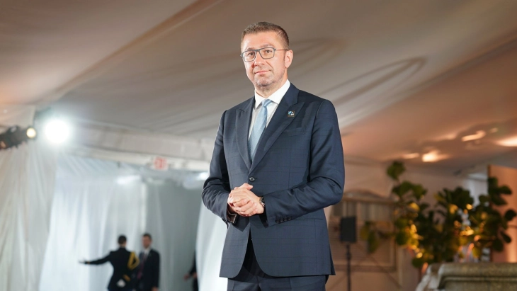 Kryeministri Mickoski niset për në SHBA për inaugurimin e Donald Tramp