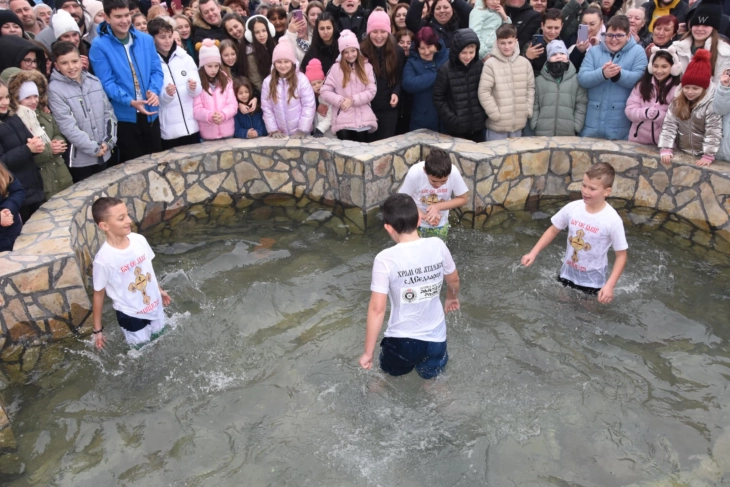 Прв пат одржан чинот на спуштање на крст во тетовско Долно Седларце