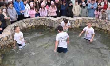 Прв пат одржан чинот на спуштање на крст во тетовско Долно Седларце