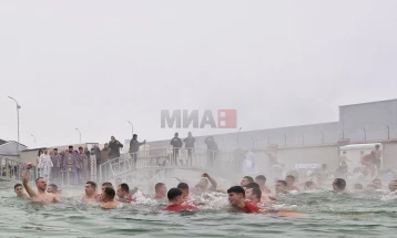 Бобан Тошески е најсреќниот прилепчанец на Богојавление Водици