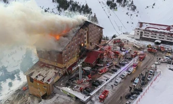 Të paktën 66 të vdekur si pasojë e zjarrit në një hotel në resortin e skive në Turqi