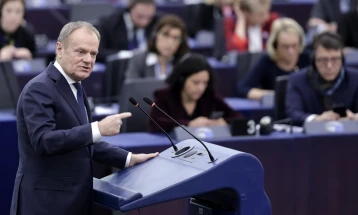 Tusk: Evropa ka të drejta të barabarta të flet për madhështinë e saj si dhe SHBA-ja