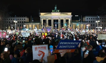 Tens of thousands protest in Berlin as far right's influence grows