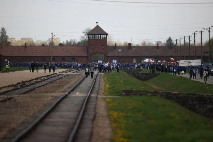 Сиљановска Давкова на одбележување на годишнината од ослободувањето на Аушвиц