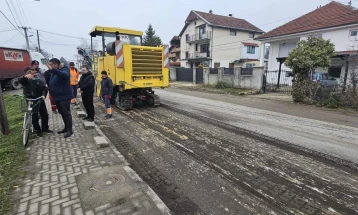 Продолжува реконструкцијата на улица „8“ во населба Илинден