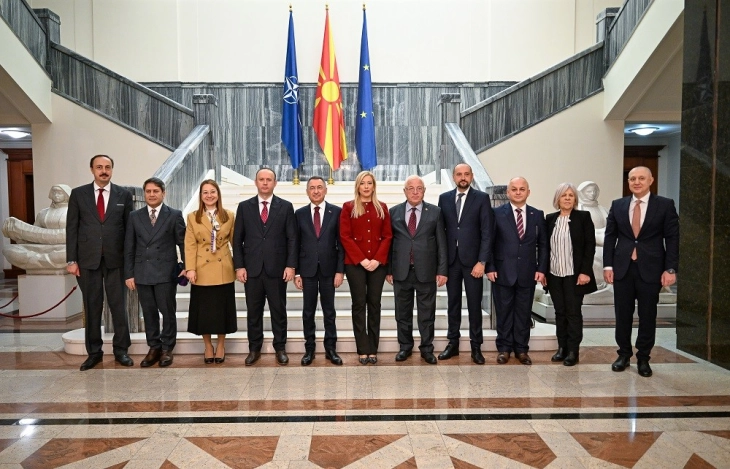 Një Delegacion i Komisionit për punë të jashtme të Asamblesë së Madhe kombëtare të Turqisë për vizitë në Parlament