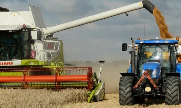 ЕК предлага повисоки царини за руските азотни ѓубрива, земјоделците предупредуваат на раст на трошоците 