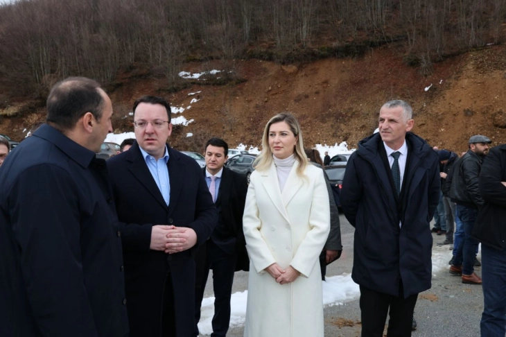 Minister Nikoloski visits Kosovo, Skopje-Pristina railway and Tetovo-Prizren road section in focus