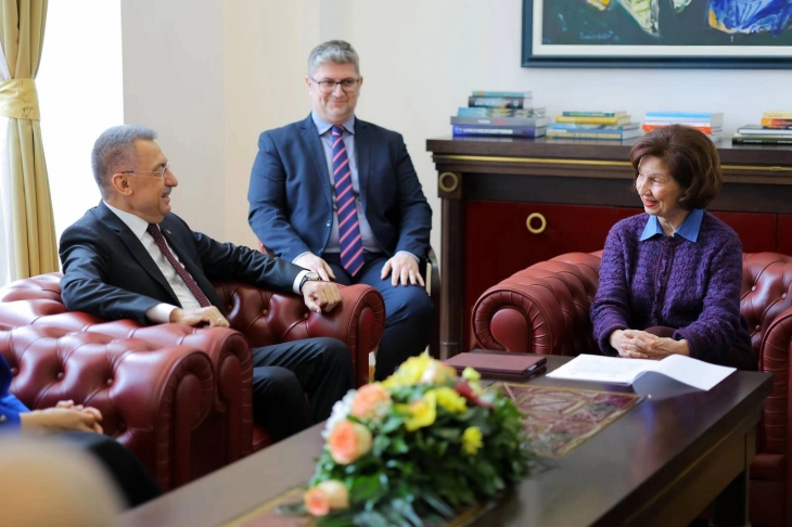 Siljanovska-Davkova meets chair of Turkish Assembly’s Foreign Affairs Committee, Oktay 