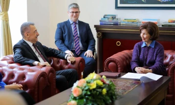 Siljanovska-Davkova meets chair of Turkish Assembly’s Foreign Affairs Committee, Oktay 