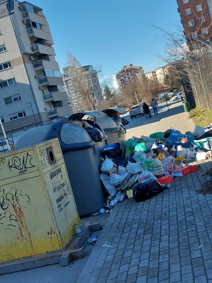 СДСМ: Аеродром тоне во нечистотија