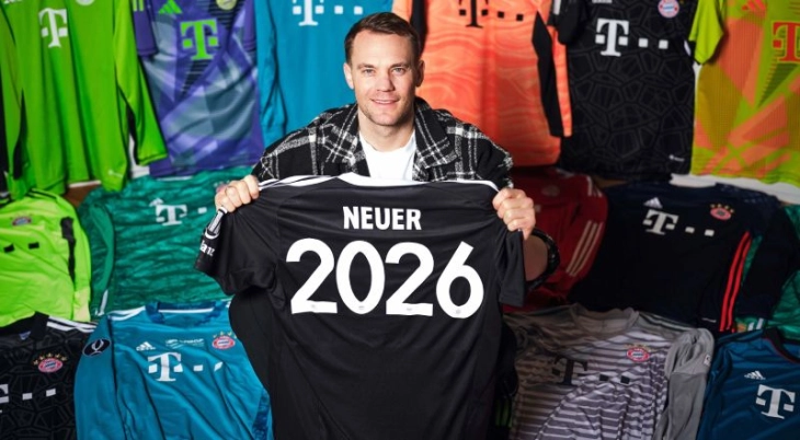 Goalkeeper Neuer extends contract with Bayern until 2026