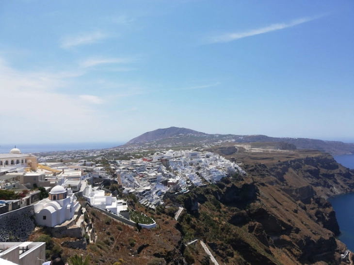 Vazhdojnë tërmetet në afërsi të Santorinit - vlerësohet se nga ishulli grek janë larguar mbi 5.000 persona