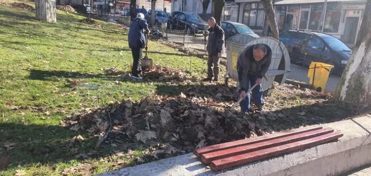 ЈКП „Стандард“ го чисти Дебар, апелира до граѓаните за поголема совесност