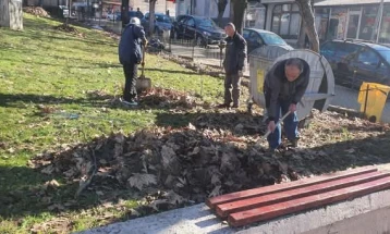 ЈКП „Стандард“ го чисти Дебар, апелира до граѓаните за поголема совесност