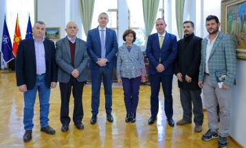 Presidentja Siljanovska Davkova priti delegacionin e AMIE, shpreh shqetësim për gjendjen e minoritetit maqedonas në Shqipëri