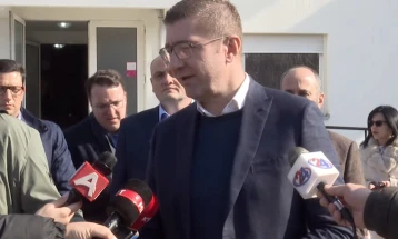 Mickoski: Të rreme janë alarmet për bomba në shkolla, sulme hibride, grupi punues përgatit protokoll