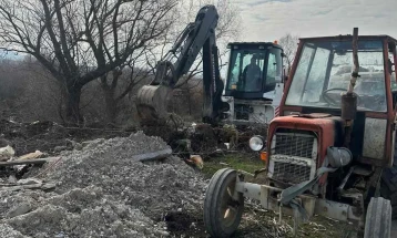 Росоман ги чисти дивите депонии 