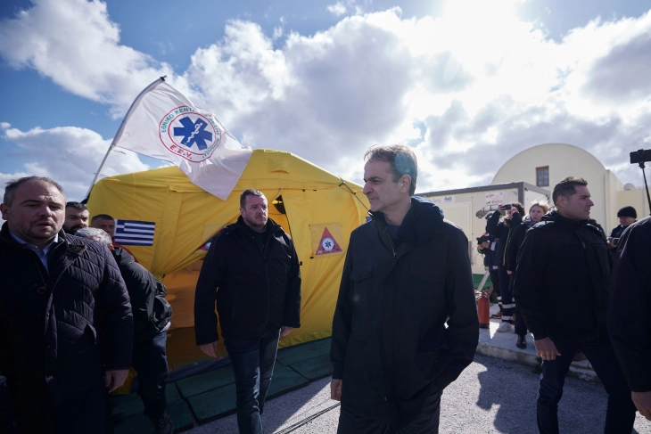 Greek PM visits Santorini, urges calm as tremors continue