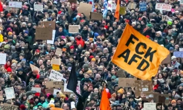 Протести во повеќе германски градови против екстремната десница