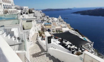 Në Santorini pa tërmete të forta gjatë natës, Micotakisi shpreh optimizëm të matur