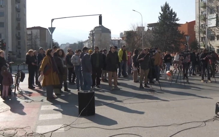 Qytetarët në protestën në udhëkryqin para Kopshtit zoologjik në Shkup porositën se nuk ndihen të sigurt