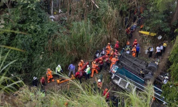 Të paktën 51 persona humbën jetën në një aksident autobusi në Guatemalë (PLT)