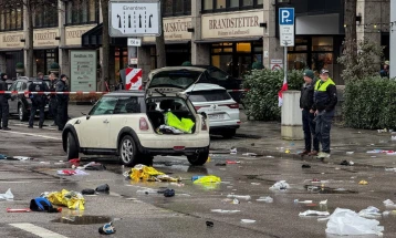 Të paktën 20 të lënduar pasi një automjet goditi në turmën në Munih, shoferi është arrestuar