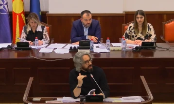 Deputetët nga pushteti kundër Apasievit për mënyrën e organizimit të debatit mbikëqyrës për Efektet nga ndotja e ajrit