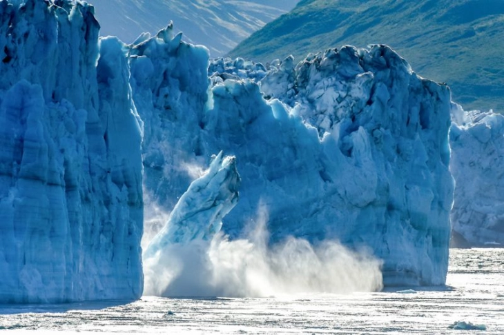 Glaciers on average lost 273 billion tons of ice per year since 2000