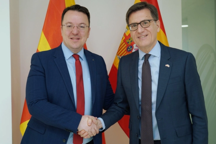 Transport minister discusses introducing new flights with Spanish ambassador