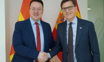 Transport minister discusses introducing new flights with Spanish ambassador