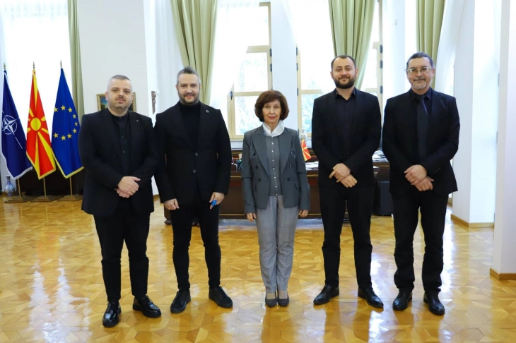 Претседателката Сиљановска-Давкова разговараше со членовите на НУ Камерен Оркестар на Битола