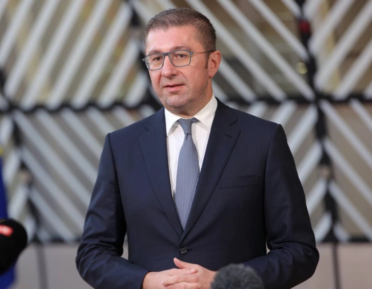 Mickoski e uroi CDU-në për fitoren në zgjedhjet në Gjermani