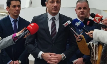 Perinski dhe Ganiu do t'i presin partitë e tyre për të parë nëse do t'i kandidojnë në zgjedhjet lokale