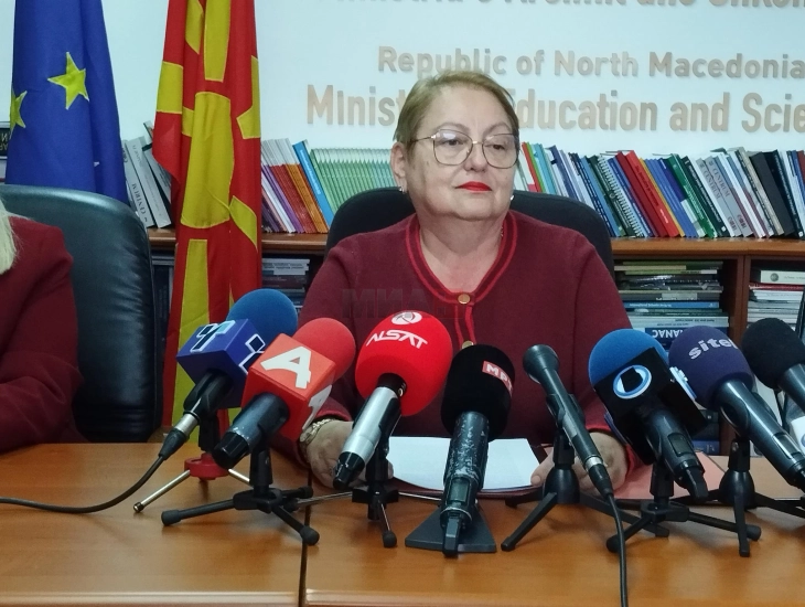 Mbyllet edhe një institut me vendim të MASH-it, ministrja Janevska thotë se do të mbyllen edhe disa të tjerë