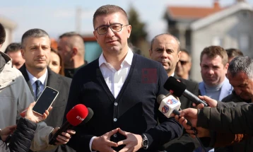 Mickoski: Janë përcaktuar qartë mënyrat se si mund të shpenzohen mjetet e siguruara përmes linjës kreditore nga Hungaria