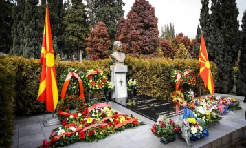 President Siljanovska-Davkova lays flowers at final resting place of President Boris Trajkovski 