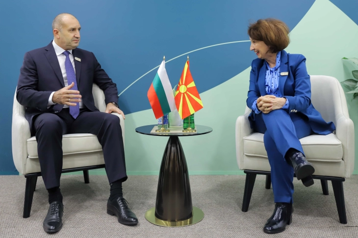 Radev, Siljanovska Davkova hold phone call