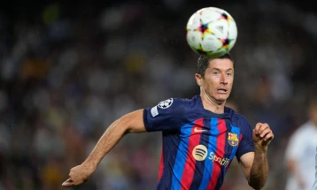 Barcelona see off Real Sociedad, as AC Milan fall to Lazio