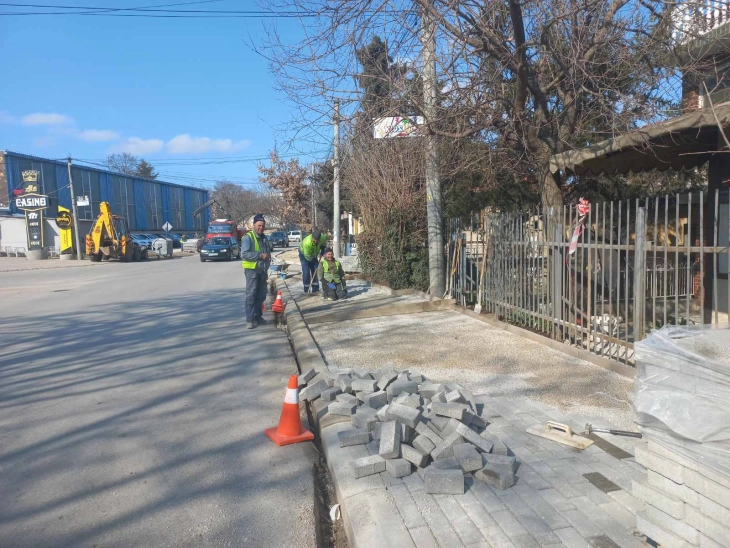 Почна изградбата на тротари во Бедиње, Куманово