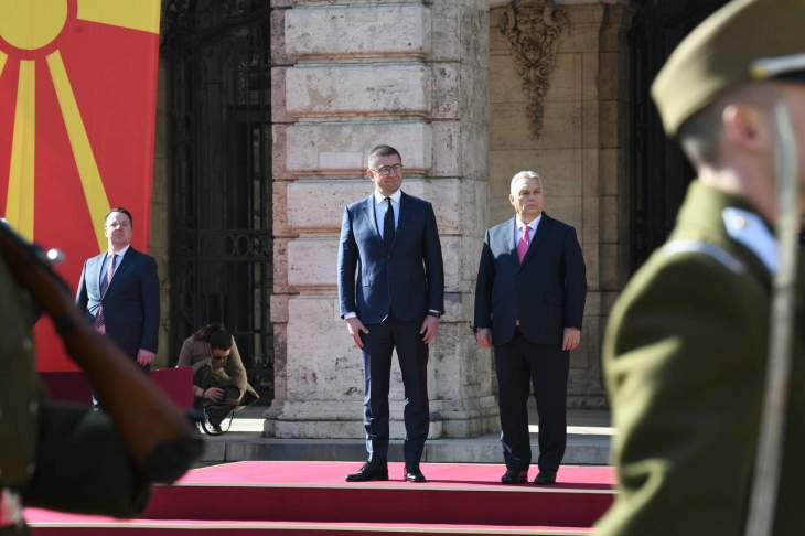 Takim i kryeministrit Mickoski me homologun e tij hungarez Orban