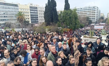 Анкета: Речиси осум од десет Грци кои учествуваа во масовните протест минатиот петок сметаат дека на земјата ѝ треба промена на власта