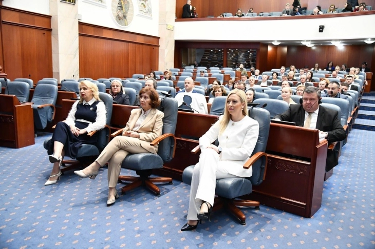 Debate in Parliament: Women still face discrimination and prejudices, comprehensive efforts among all stakeholders needed