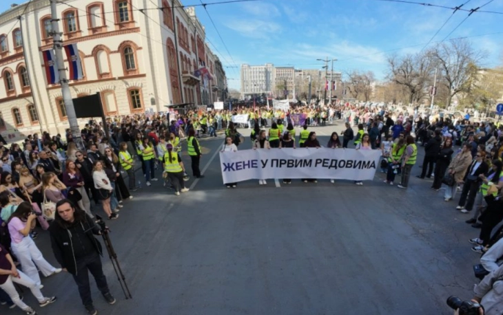 Акција „Жените во први редови“ во Белград: Молчење за жртвите во Нови Сад и жртви на фемицид