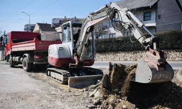 Целосната реконструкција на три улици во Радишани