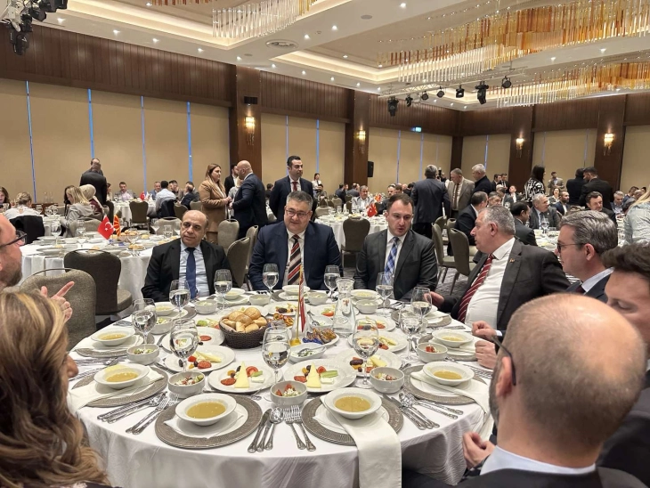 Ministri Minçev në iftar të organizuar nga MATTO me rastin e Ramazanit