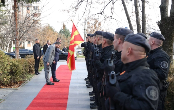 Mickoski, Toshkovski dhe Ageler në Qendrën për trajnim të MPB-së në Idrizovë